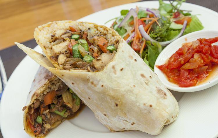 <p><strong>18. Wrap Roti – Trinidad ve Tobago</strong></p>