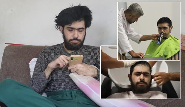 <p>Kahramanmaraş merkezli depremlerde Hatay'daki evini kaybeden <strong>50 yaşındaki anne Semra Özbay ve 23 yaşındaki oğlu Barış Özbay,</strong> yaşadıkları depremin ardından Defne ilçesinde hayata birlikte tutundular. </p>
