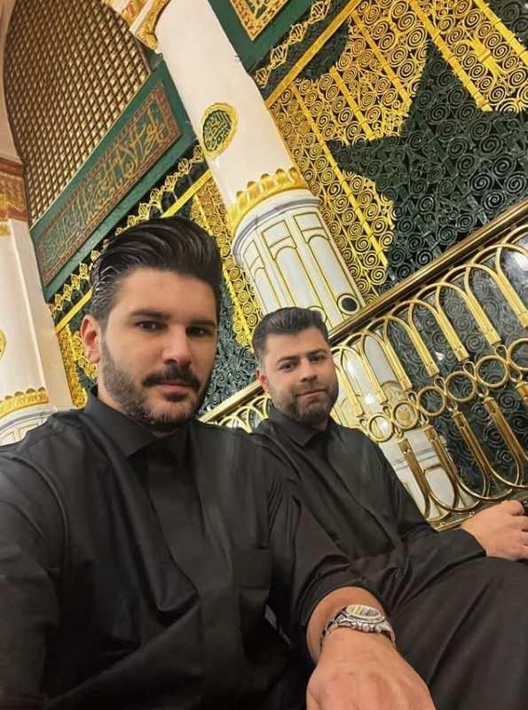 <div>SOSYAL MEDYADA BEĞENİ TOPLADI</div>
<div>Ünlü oyuncunun Umre ibadeti için gittiği kutsal topraklarda çekilen karelerini sosyal medyada çok beğenildi.</div>
<div> </div>