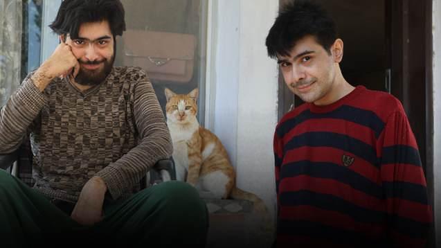 <p>Hatay'da yaklaşık 3 yıldır evden çıkmayan, bilgisayar ve telefonla bağımlısı Barış Özbay, yapılan haberlerin ardından ilk defa tıraş olup dışarıya çıkmıştı.<strong><em> Anne Semra Özbay, evladının yuva kurması isterken Barış'ın son sözleri şoke etti. </em></strong></p>