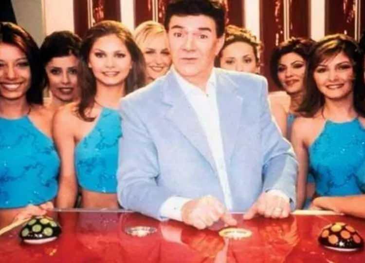 <p>Bir döneme damgasını vuran televizyon programı Turnike’nin karizmatik sunucusu Güner Ümit, 90’lı yılların en popüler ekran yüzlerinden biriydi. .</p>