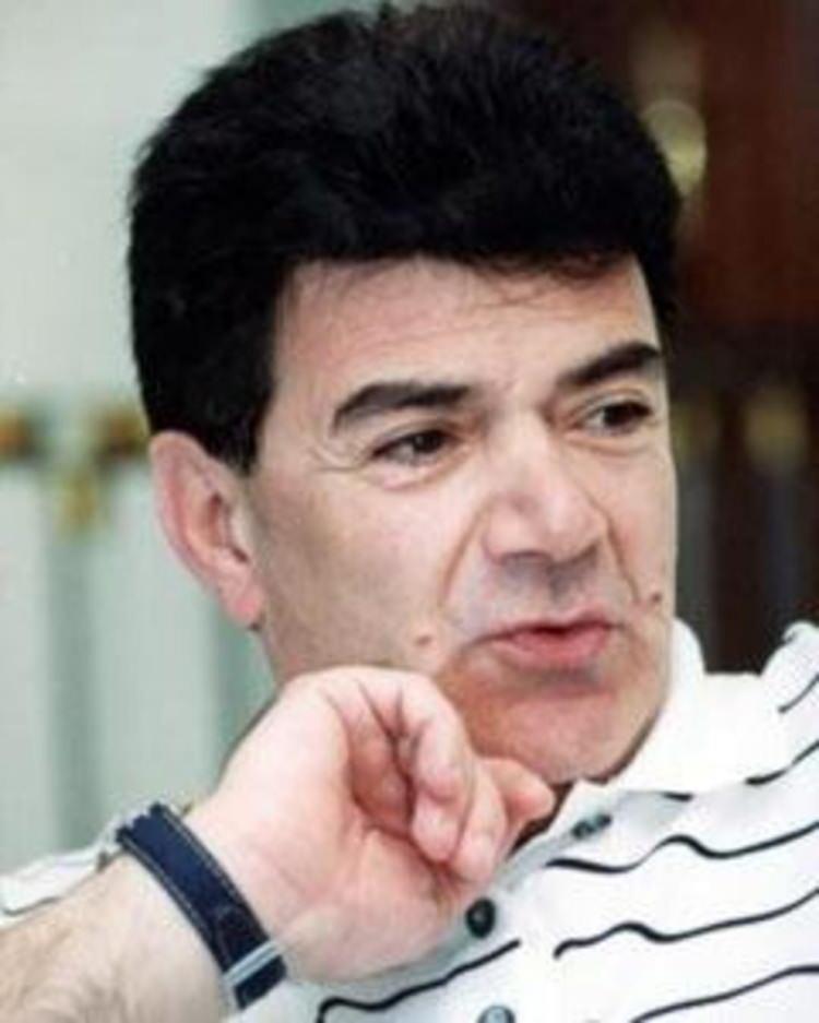<p>Kendine özgü tarzı, enerjik sunumu ve izleyiciyle kurduğu samimi bağ sayesinde büyük bir hayran kitlesine ulaşan Ümit, televizyon tarihine adını altın harflerle yazdırmıştı</p>