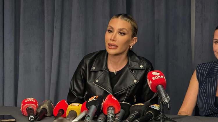 <p><span style="color:#800080"><strong>İREM DERİCİ SEVİNCİNİ PAYLAŞTI</strong></span></p>