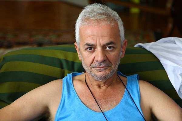 <p>Usta oyuncu Zafer Algöz'ün <strong>dört yıl önce katıldığı bir programda yaptığı açıklama</strong>, sosyal medyada yeniden gündem oldu. </p>
