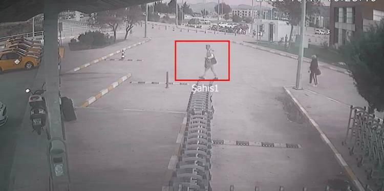 <p>Ayrıca şüphelinin yapılan üst aramasında ise 7 adet sentetik ecza maddesi ele geçirildi.</p>