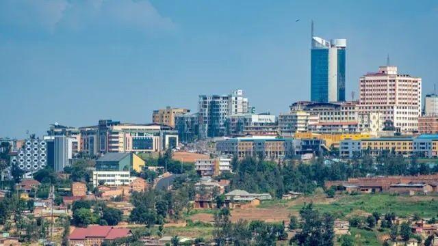 <p><span style="color:inherit"><strong><span style="color:rgb(178, 34, 34)">32)  RUANDA</span>  |  606,7 MİLYON DOLAR</strong></span></p>
<p> </p>