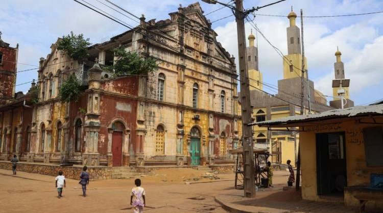 <p><span style="color:inherit"><strong><span style="color:rgb(178, 34, 34)">27)&nbsp; BENIN</span>&nbsp; |&nbsp;&nbsp;727 MİLYON DOLAR</strong></span></p>

<p><span style="color:inherit">&nbsp;</span></p>

<p><span style="color:inherit">Batı Afrika'da bir &uuml;lke</span></p>

<p>&nbsp;</p>
