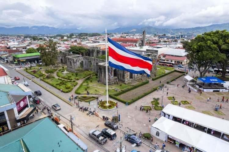 <p><span style="color:inherit"><strong><span style="color:rgb(178, 34, 34)">11)&nbsp; KOSTA RİKA</span>&nbsp; |&nbsp;&nbsp;1,93 MİLYAR DOLAR</strong></span></p>

<p>&nbsp;</p>
