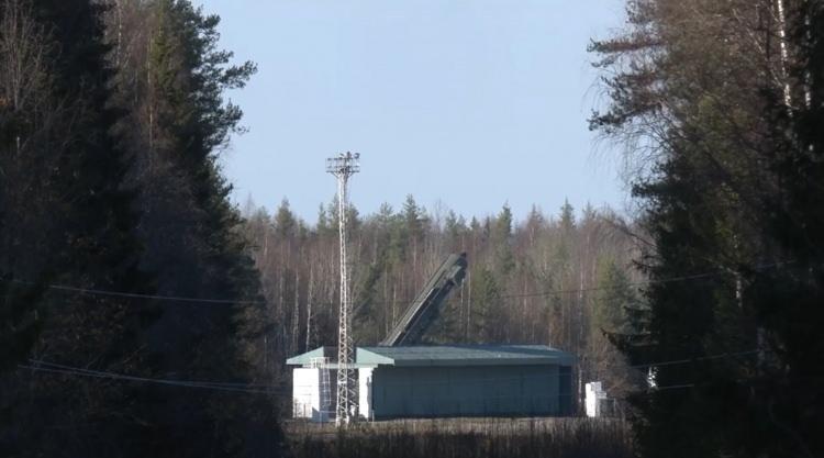 <p>"Yars" kıtalararası balistik füzenin Kamçatka, "Sineva" balistik füzenin ise Barents Denizi'ndeki nükleer denizaltıdan fırlatıldığı bilgisi paylaşılan açıklamada, Tu-95MS uçağının da tatbikata katıldığına işaret edildi.<br />
<br />
</p>