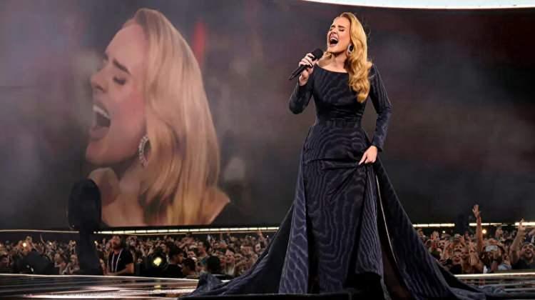 <p>Adele’in bu sözleri, günümüzde sahne estetiği ve müzik anlayışı üzerine yürütülen tartışmalara adeta nokta koydu. </p>