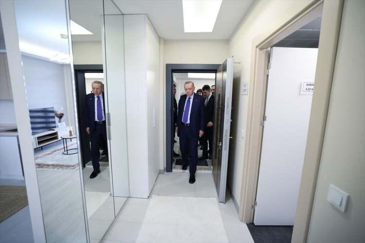 <p>Cumhurbaşkanı Recep Tayyip Erdoğan'ın katıldığı törenle "Ev Sahibi Türkiye: Yüzyılın Konut Projesi" tanıtıldı.</p>
<p>81 ilde 500 bin sosyal konutun inşa edileceği programa ilişkin tüm detayları, Cumhurbaşkanı Erdoğan verdi.</p>