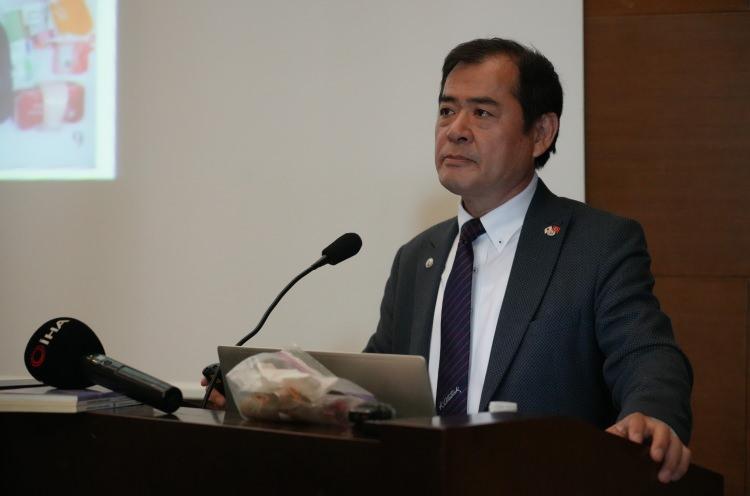 <p>Japon deprem uzmanı, yüksek inşaat mühendisi ve mimar Yoshinori Moriwaki, Kırıkkale Üniversitesi Mühendislik ve Doğa Bilimleri Fakültesi'nde düzenlenen <strong>"Japon Deprem Uzmanının Gözüyle Türkiye'nin Depremselliği"</strong> konulu konferansta öğrenci ve akademisyenlerle bir araya geldi. </p>
