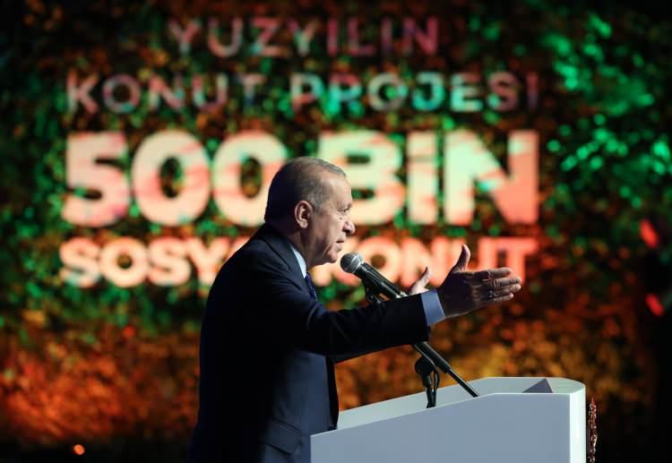 <p>- 500 bin konutun 100 bini İstanbul'a ayrıldı, her iki yakasında toplam 100 bin konut inşa edilecek.</p>
<p> </p>