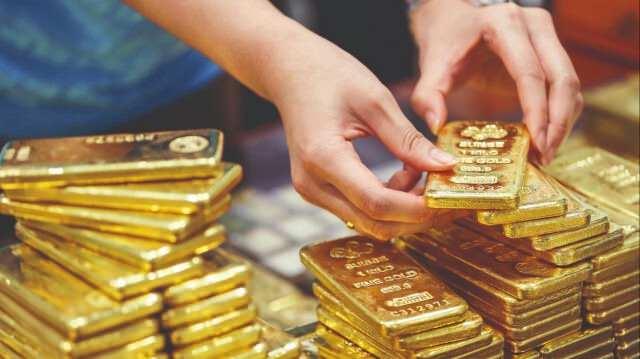 <p>Diğer kaynaklara göre keşfedilmiş toplam altın miktarı (“çıkartılmış + yeraltındaki ekonomik çıkartılabilir rezervler” dahil) yaklaşık 244.000 metrik ton olarak da veriliyor.</p>