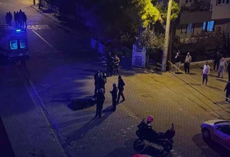 <p>2'si polis toplam 7 yaralı, çevre hastanelere kaldırılıp tedaviye alındı. Yaralıların durumlarının iyi olduğu bildirildi. Mustafa Emlik'in çatışmadan kısa süre önce de Güre Mahallesindeki halı sahaya gittiği, maç yapan gençlere hakaret edip, havaya ateş ederek korkuttuğu da güvenlik kamerası kayıtlarından belirlendi. </p>