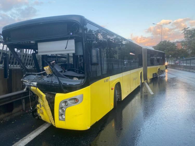 <p>İddiaya göre 34 TR 0450 plakalı İETT otobüsünün sürücüsü, alkollü şekilde direksiyon başına geçerek seyir halindeyken direksiyon hakimiyetini kaybetti ve yol kenarındaki bariyerlere çarptı. </p>
