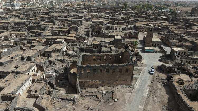 <p>1980’den bu yana UNESCO Dünya Mirası Listesi’nde yer alan kent, görkemli Roma tiyatrosu ve İslam’ın ilk dönemlerinden kalan eserleriyle dikkati çekiyor.</p>
<p> </p>