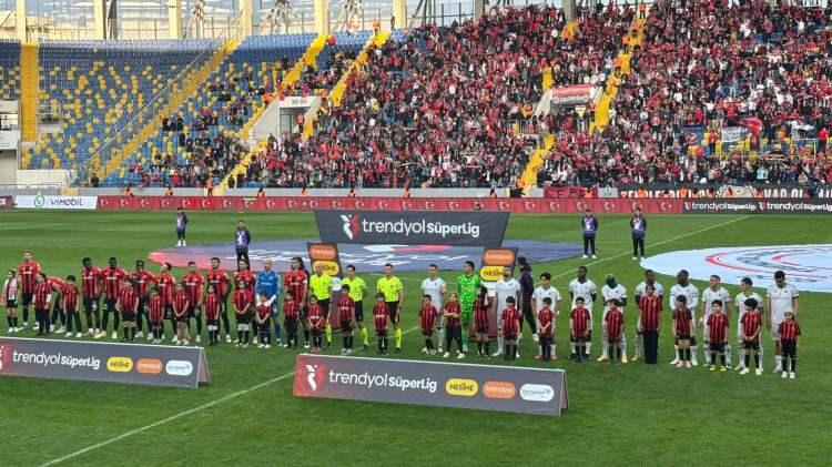 <p>Öte yandan günün diğer karşılaşmasında Gençlerbirliği sahasında Konyaspor'u konuk etti.</p>