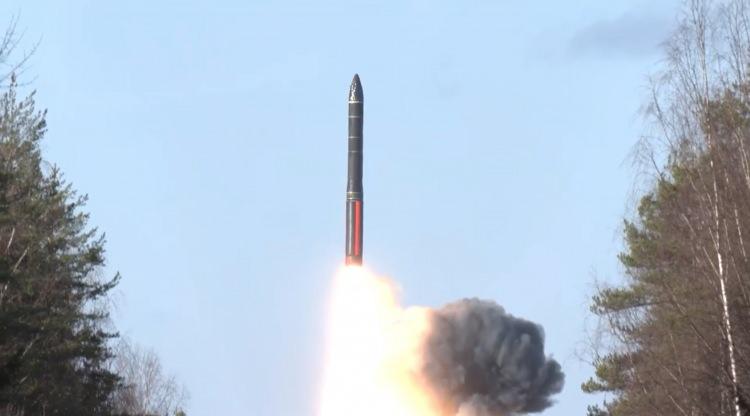 <p>Putin'in başkanlığındaki tatbikat kapsamındaki toplantıya Rusya Savunma Bakanı Andrey Belausov'un da katıldığı belirtilen açıklamada, Rusya Genelkurmay Başkanı Valeriy Gerasimov'un faaliyet konusunda bilgi verdiği kaydedildi.</p>
