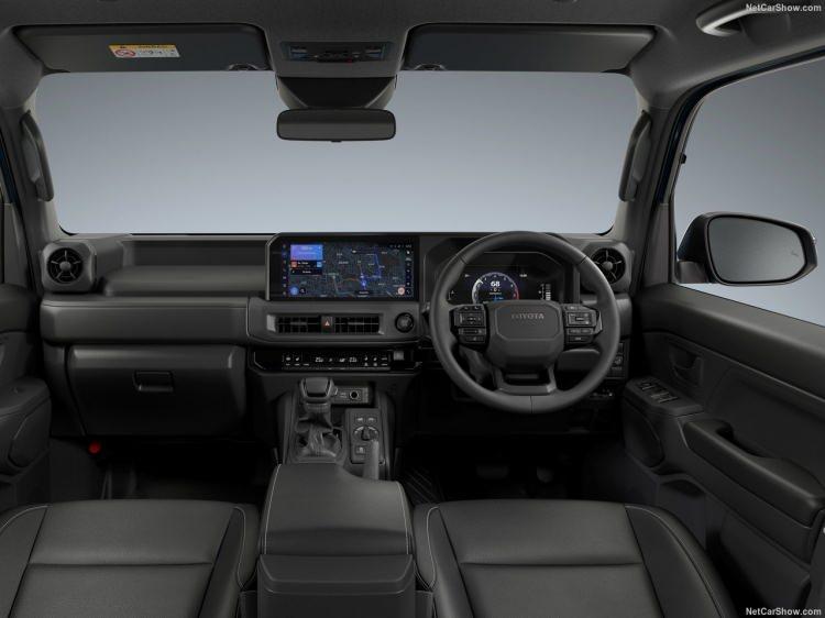 <p>Toyota, dev arazi aracı Land Cruiser'ın küçük yeni bir versiyonunu tanıttı.</p>