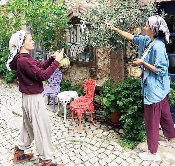 <p><span style="color:#800080"><strong>"BENİM İÇİN GEÇERLİ DEĞİL, BEN KÖYLÜYÜM"</strong></span></p>
