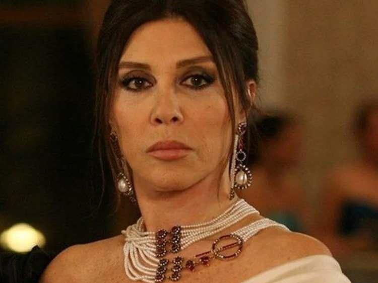 <p><span style="color:#800080"><strong>"NEBAHAT ÇEHRE HAKKINDA YORUM YAPAMAM"</strong></span></p>