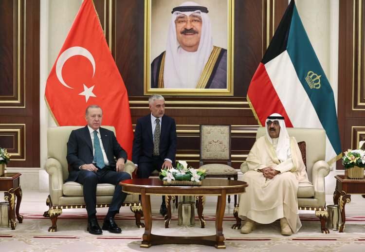 <p>Cumhurbaşkanı Recep Tayyip Erdoğan, resmi temaslarda bulunmak üzere Kuveyt'e geldi. </p>
