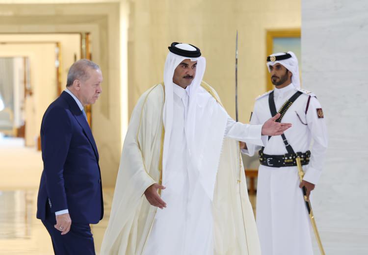 <p>Sayın Cumhurbaşkanımız, görüşme sonrası Türkiye-Katar Yüksek Stratejik Komitesi’nin 11’inci toplantısına, Katar Emiri El-Sani'yle birlikte eş başkanlık yaptı. </p>
<p> </p>