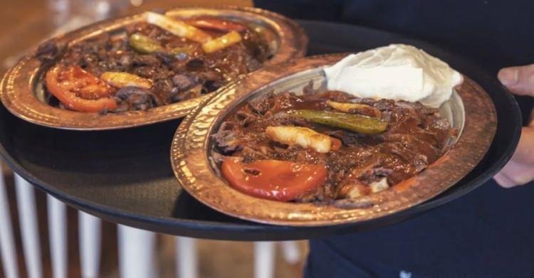 <p>İstanbul için hazırlanan öneriler arasında ise <strong>İskender kebap, hünkarbeğendi, lokum, İnegöl köfte</strong> ve <strong>Kemalpaşa tatlısı</strong> öne çıktı.</p>