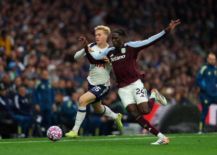 <p>9-Tottenham Hotspur: 921 milyon Euro</p>
