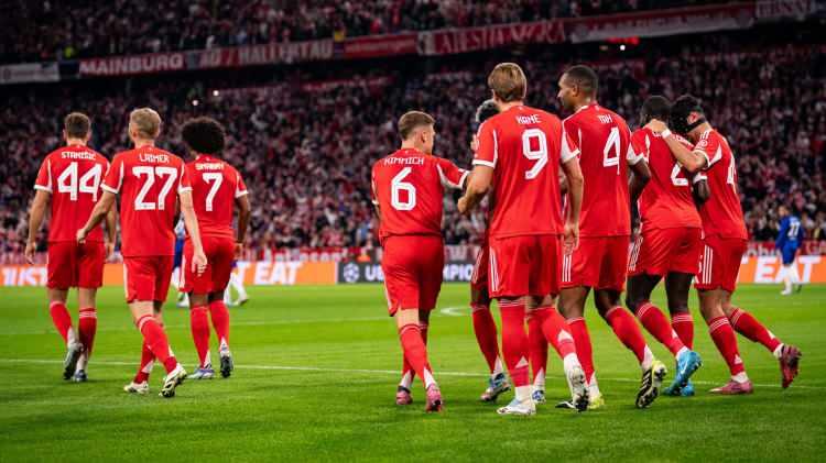 <p>8-Bayern Münih: 952 milyon Euro</p>
