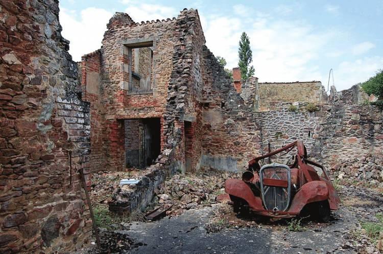 <p>II. Dünya Savaşı’nda Naziler tarafından yakılıp yok edilen köy, bir daha inşa edilmedi.</p>
