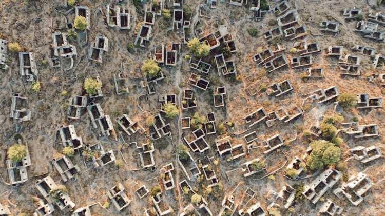 <p><span style="color:#B22222"><strong>Kayaköy, Türkiye</strong></span></p>

<p> </p>

<p>Muğla, Fethiye</p>
