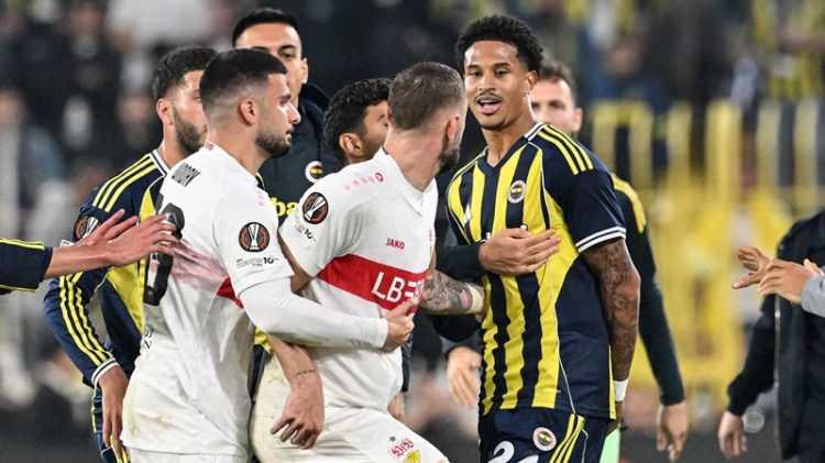 <p>Frankfurter Allgemeine: "VfB oyuncuları için sürekli ıslıklar: Stuttgart İstanbul'da kaybetti"<br />
<br />
"VfB Stuttgart, Türk taraftarların coşkusu arasında bir Avrupa Ligi yenilgisi daha aldı. Neredeyse sürekli yuhalanan VfB oyuncuları, Domenico Tedesco ve Fenerbahçe'ye 1-0 (0-1) yenildi.</p>