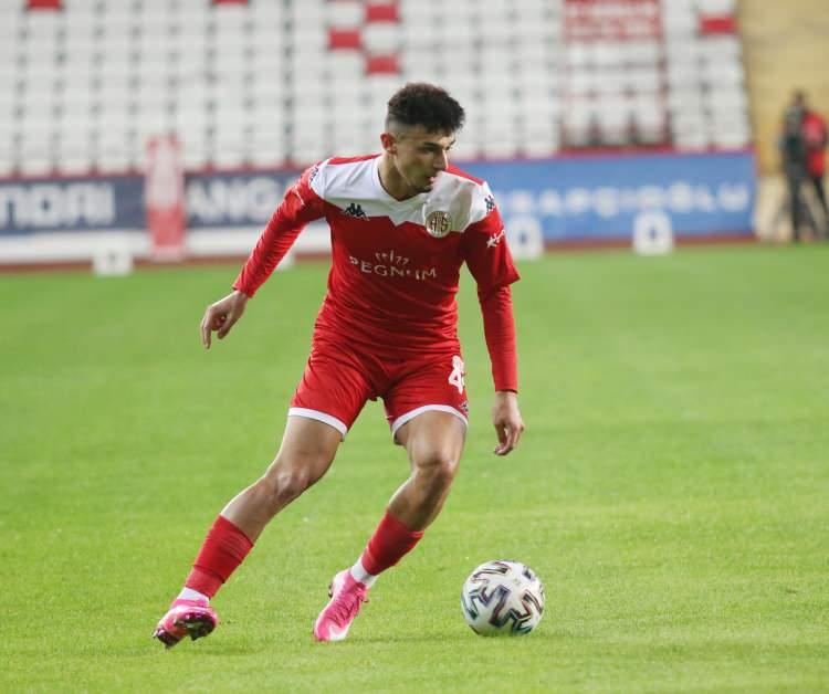 <p>Gökdeniz Bayrakdar - Kocaeli</p>
