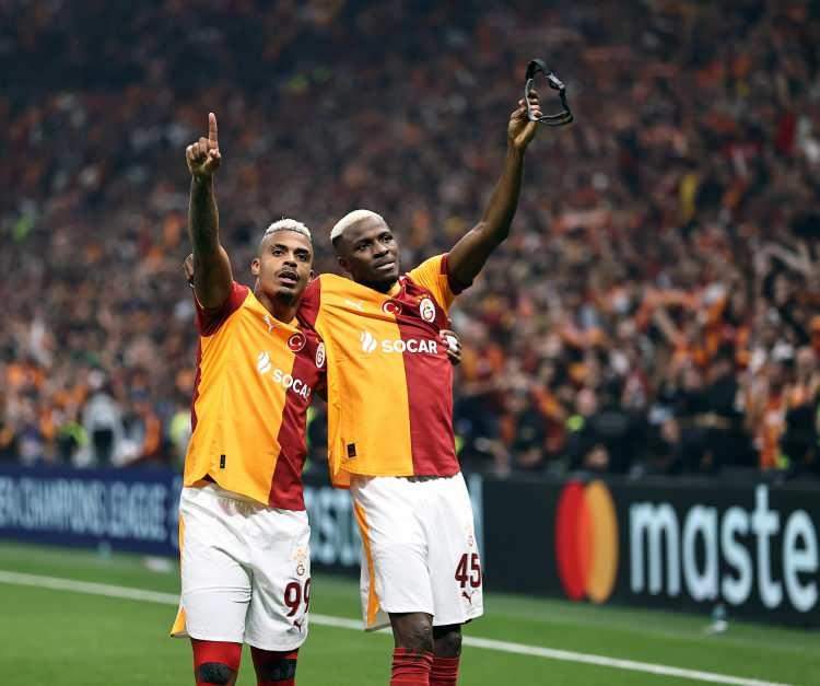 <p>Bodo karşısında Sarı-kırmızılı takıma 3 puanı getiren golleri Osimhen (2) ve Yunus Akgün kaydetti.</p>