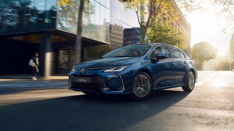<p><span style="color:#B22222"><strong>TOYOTA </strong></span></p>
<p>Toyota'nın yerli üretimi olan Corolla ve CH-R dışında Avrupa Birliği'nde üretilen Yaris ve Corolla Hatchback dışındaki tüm modelleri vergi artışından etkilenecek.</p>
<p> </p>
<p>Corolla Cross, RAV4, Land Curiser Prado'nun fiyatı artacak.</p>
