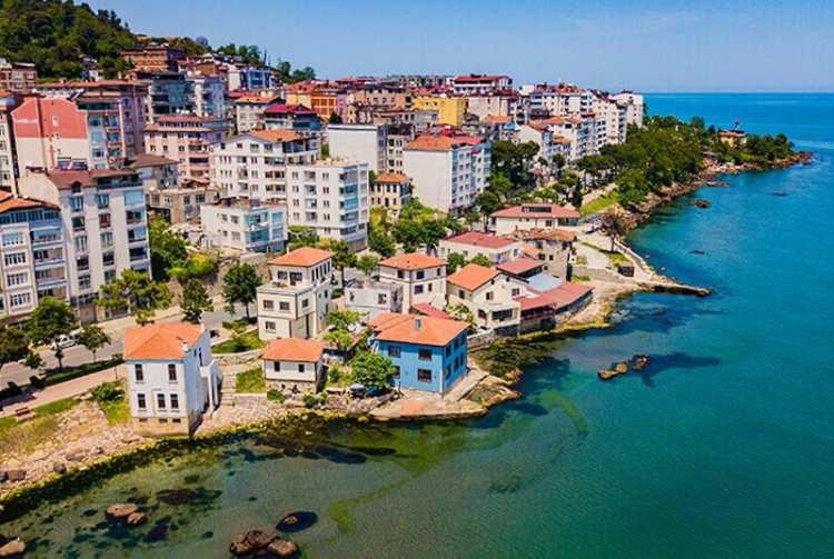 <p>Ordu Ünye nüfusu 132.915</p>

