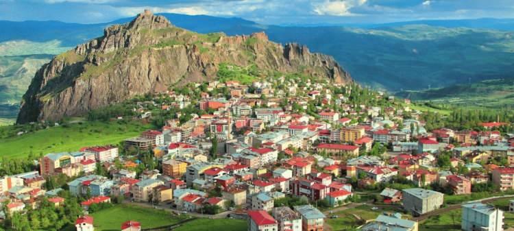 <p>Giresun, Şebinkarahisar </p>

<p>1923 yılında il olmuş, 1933 yılında Giresun vilayetine bağlanmıştır. Nüfusu şuanda 10. 593'tür ve yüzölçümü 1.394 km²'dir</p>

<p> </p>
