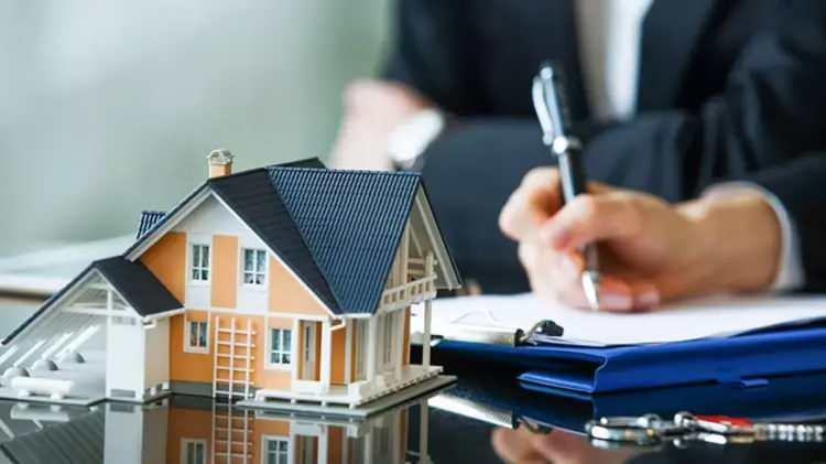 <p>Şener, Kahramanmaraş merkezli depremlerdeki büyük yıkımların ve Kovid-19 ile başlayan sürecin konut fiyatlarını çok hızlı artırdığını hatırlatarak, sözlerini şöyle sürdürdü:</p>