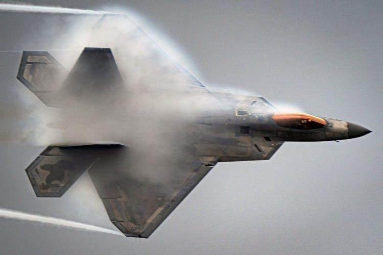 <p><strong><span style="color:rgb(178, 34, 34)">14)  LOCKHEED MARTIN F-22 RAPTOR </span> |  ABD</strong></p>

<p> </p>
