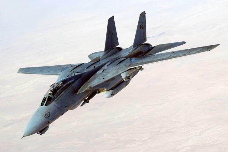<p><span style="color:inherit"><strong>Bir başka yüksek hızlı askeri uçak harikası olan Su-27 Flanker, Sovyet icadının en önemli örneğidir.</strong></span></p>
<p><span style="color:inherit"> </span></p>
<p><span style="color:inherit">Maksimum hızı Mach 2.35 veya 1,553 mph olan Flanker, hava üstünlüğü görevleri için optimize edilmiştir ve it dalaşlarında zorlu bir rakiptir. </span></p>
<p> </p>