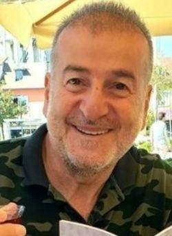 <p>Gazeteci Burhan Akdağ, geçtiğimiz günlerde konuk olduğu bir televizyon programında özel hayatına dair çarpıcı açıklamalarda bulundu. Ünlü sunucu Müge Anlı ile geçmişte yaşadığı evliliğe değinen Akdağ, samimi ifadeleriyle dikkat çekti.</p>