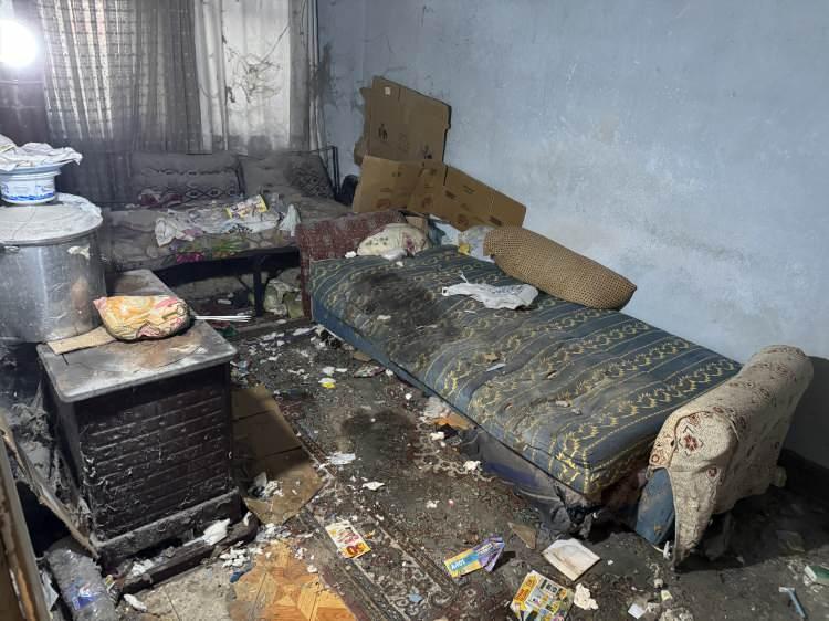 <p>Haber verilmesinin ardından adrese polis, sağlık ve itfaiye ekibi sevk edildi.</p>