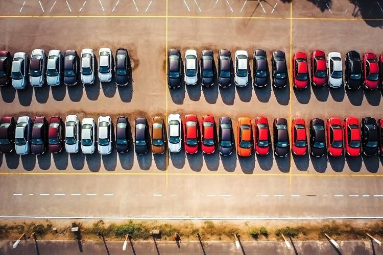 <p>Bu nedenle Tesla'nın ABD'de üretilen Model Y dışındaki modellerinin ithal edilmesi halinde fiyatlarda düşüş bekleniyor.</p>