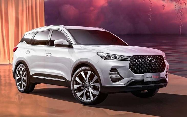 <p><span style="color:#B22222"><strong>FİYATLAR NE KADAR DÜŞER?</strong></span></p>
<p>Ek gümrük vergileri azalan otomobillerin fiyatlarında yüzde 25-35 aralığında fiyat düşüşü bekleniyor.</p>