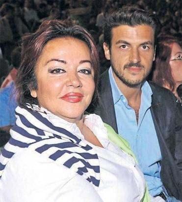 <p><strong>OĞLU 9 YIL SONRA GERÇEĞİ AÇIKLADI</strong></p>

<p>Aydoğan'ın kendisi gibi oyunculuk yapan oğlu Gurur Aydoğan, katıldığı bir televizyon programında annesinin neden vefat ettiğini tüm detaylarıyla paylaştı.</p>

<p> </p>
