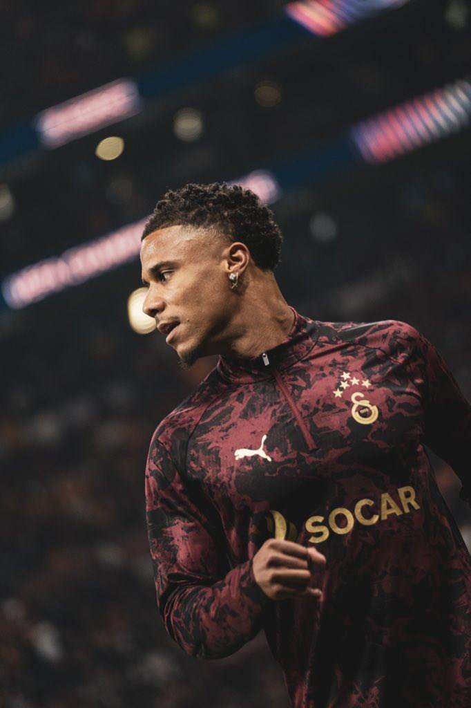 <p>* Ismail Jakobs</p>
