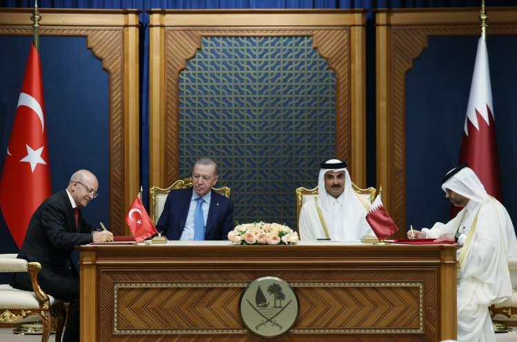 <p>İMZA TÖRENİNE GEÇİLDİ!<br />
Toplantının ardından Erdoğan ve Al Sani'nin huzurunda, iki ülke arasındaki anlaşmaların imza törenine geçildi.</p>

<p> </p>
