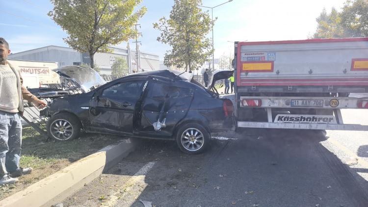 <p>Kaza, saat 11.30 sıralarında Bursa-Ankara kara yolu İnegöl girişinde meydana geldi. </p>